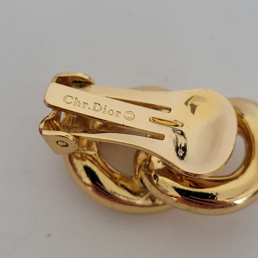 SINGLE Vintage Christian Dior Infinity Chunky Gold Tone Clip On Earring Small - Picture 4 of 6